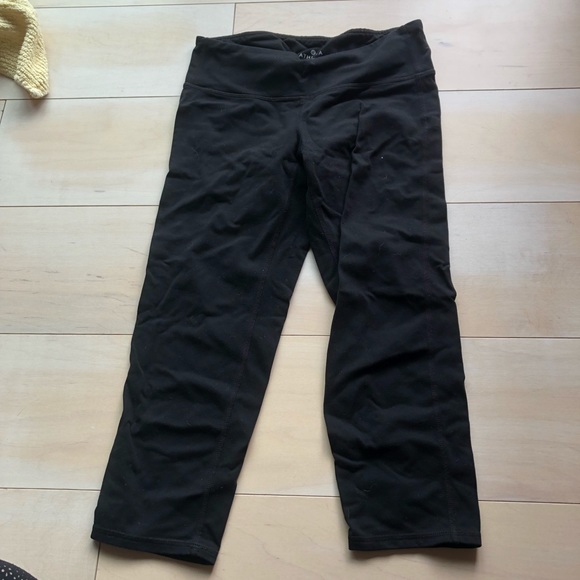 Black Athleta Cropped Leggings - Picture 2 of 5